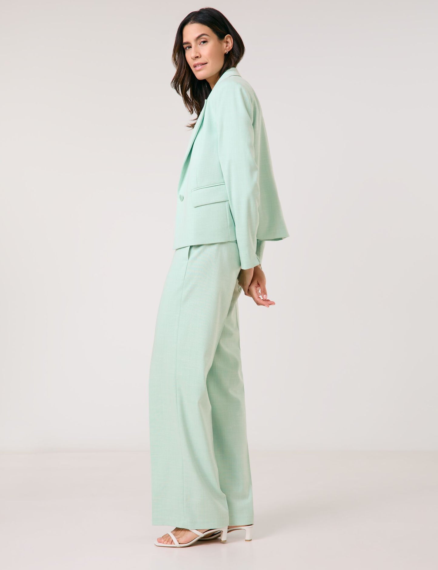 Wide-leg Trouser