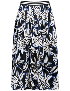 Patterned Pleated Skirt