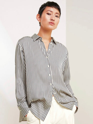Blouse with a Rounded Hem