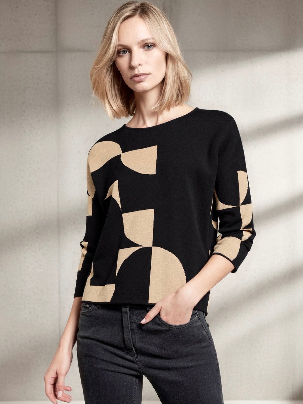 Pullover with Geometric Print