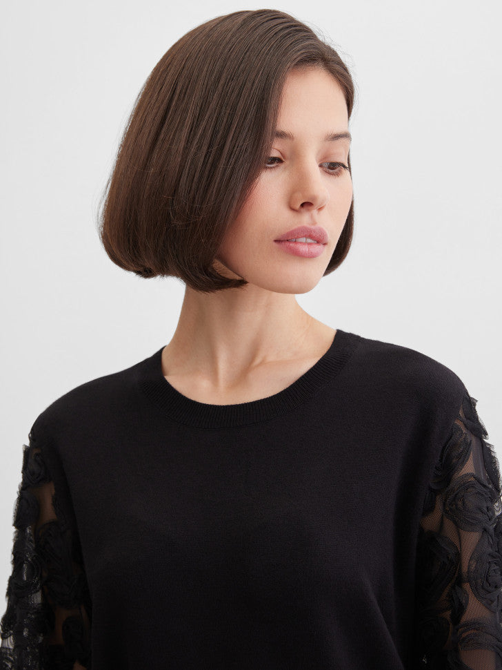 Pullover with Details