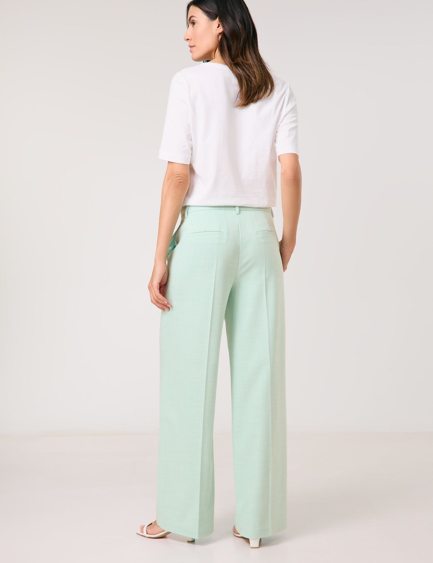Wide-leg Trouser