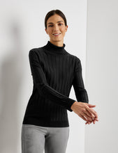 Turtleneck Pullover