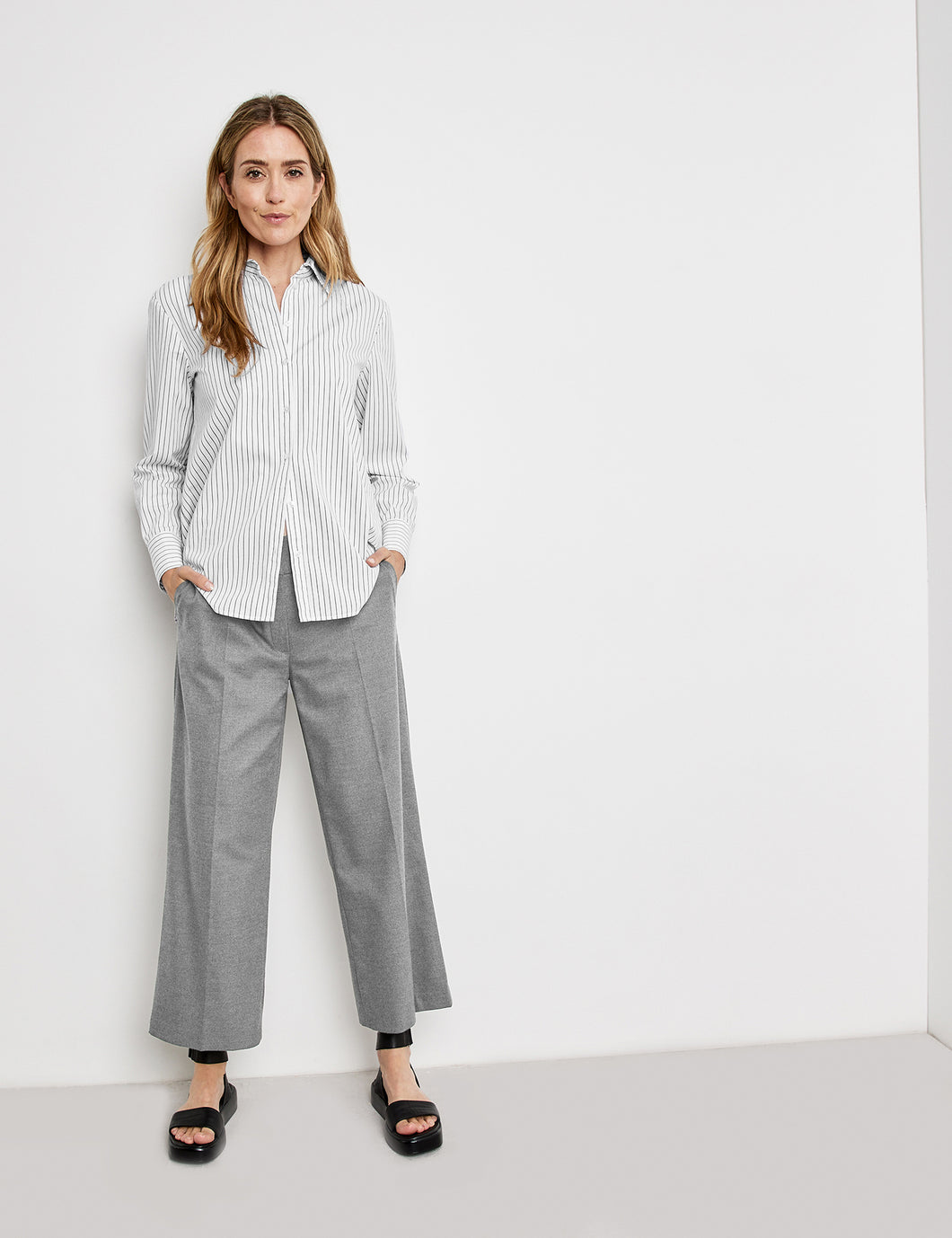 Wide-leg Trouser
